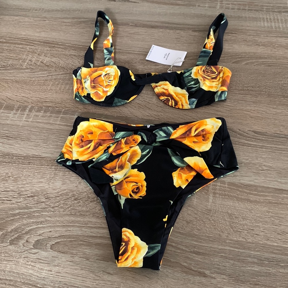 NWT WeWoreWhat Top and Bottom Swim Set - Picture 2 of 9